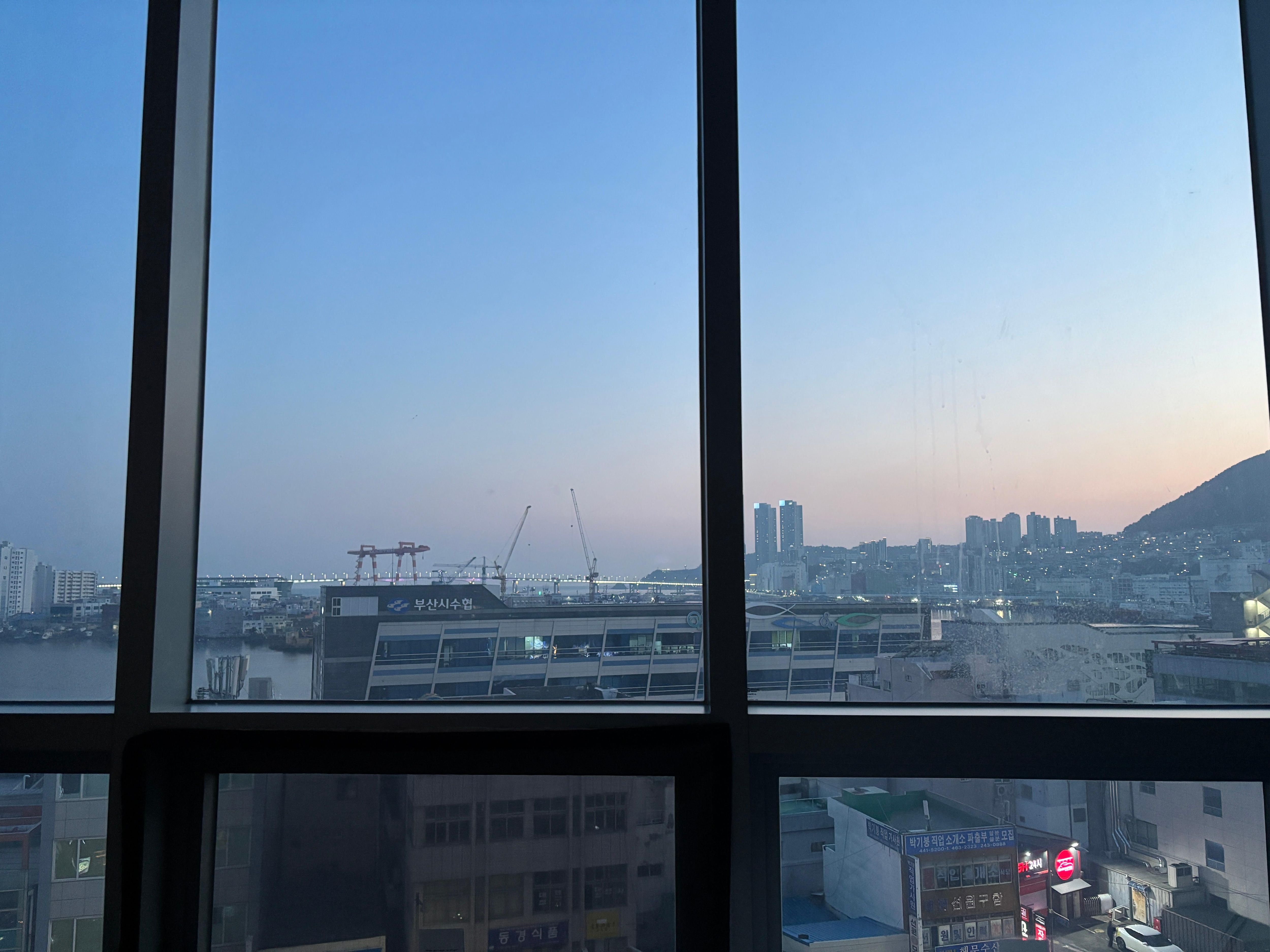 My room with sea view (7/F)