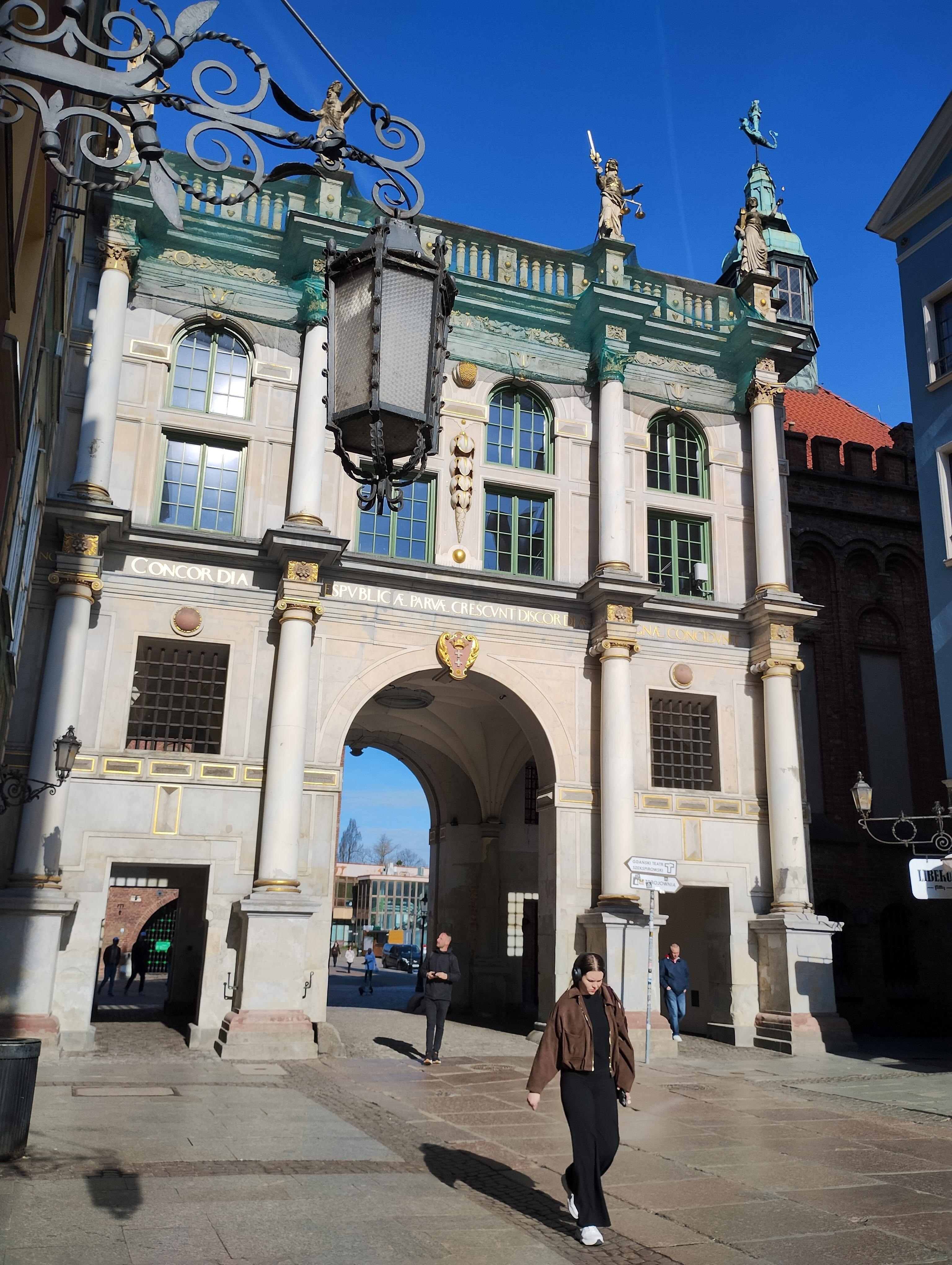 GOLDEN GATE - ZLOTA BRAMA