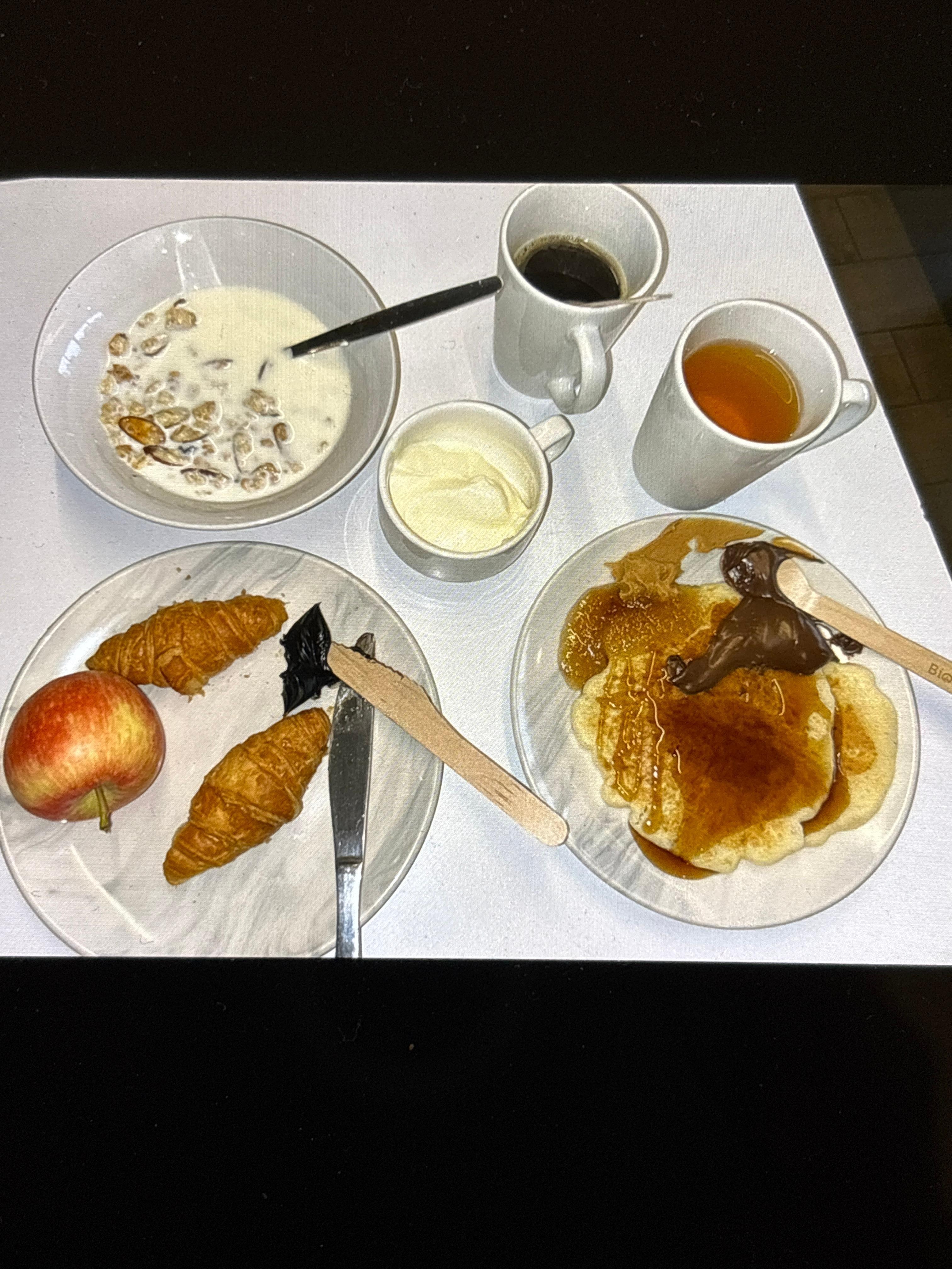 Aud13 Continental Brekkie (Hockeypuck crescents)