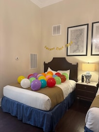 My friend did the balloons for me