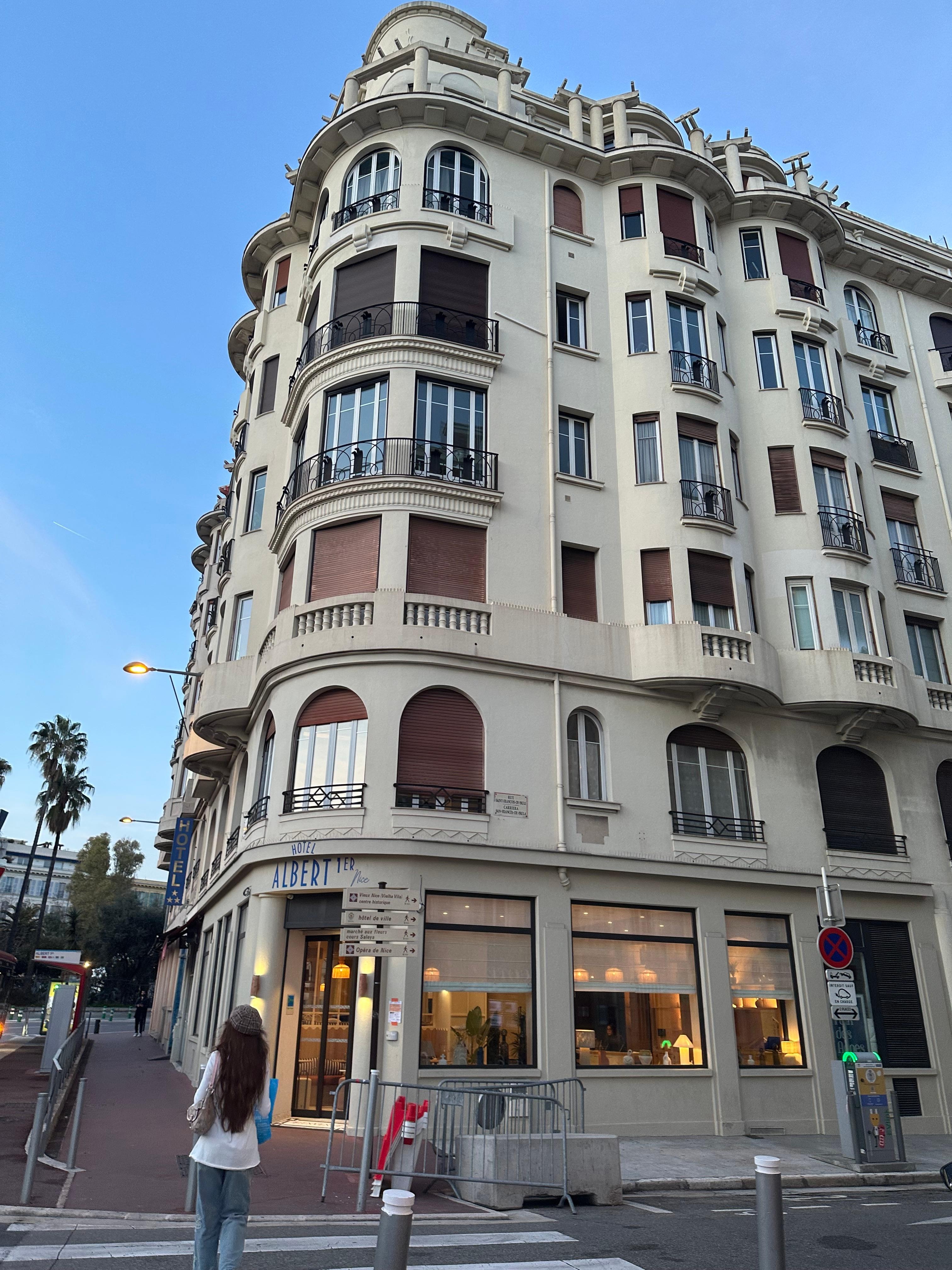 The building is beautiful 