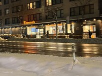 隣の高級スーパー