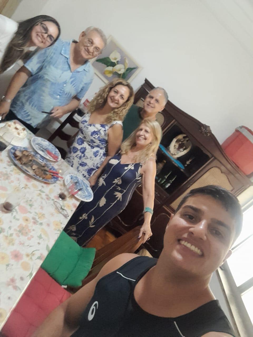 Almoço, no imóvel, com amigos do Rio.
