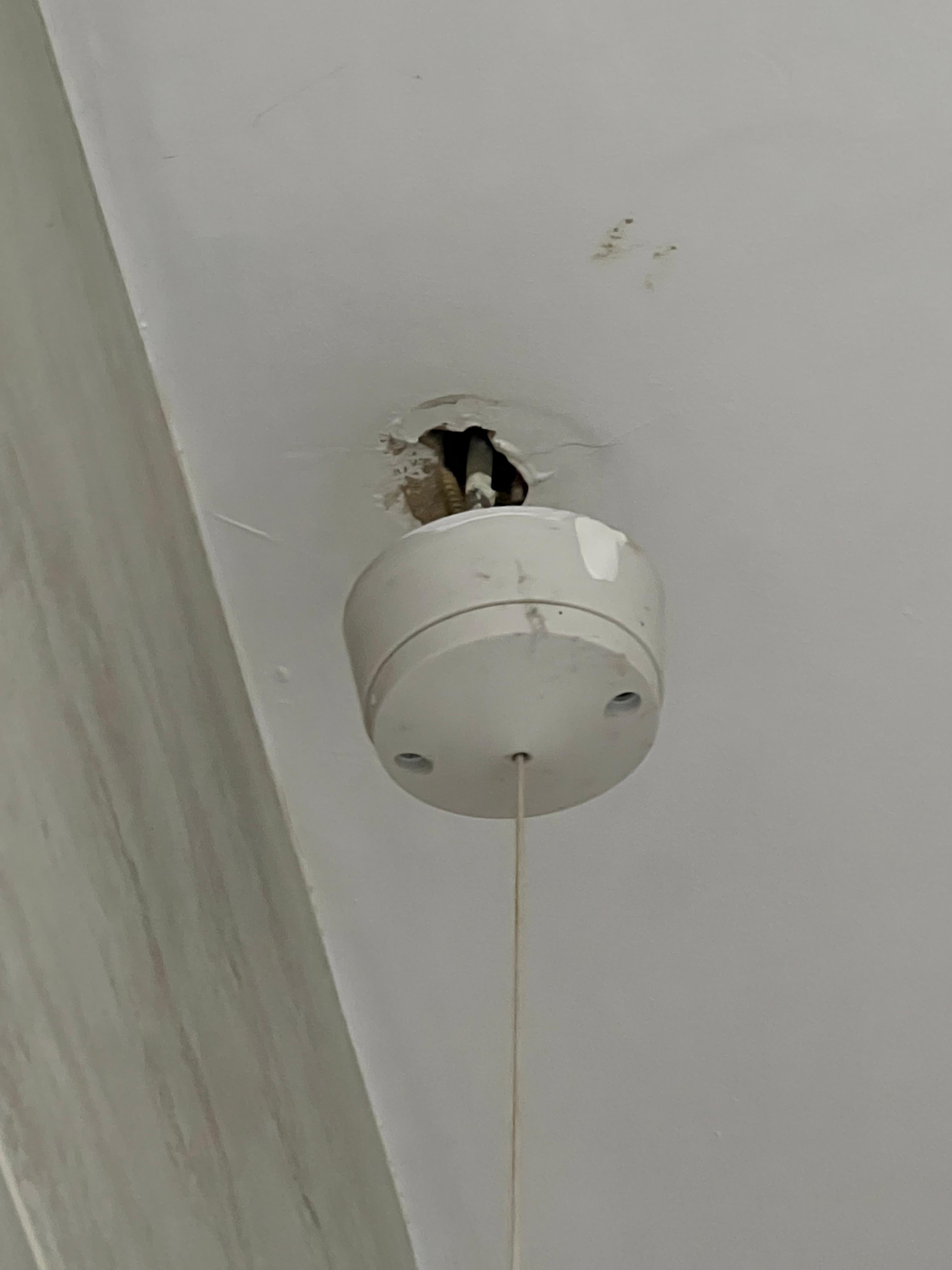 Light fitting in bathroom 