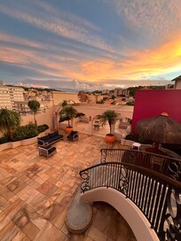 Vista do pôr do sol no hooftop