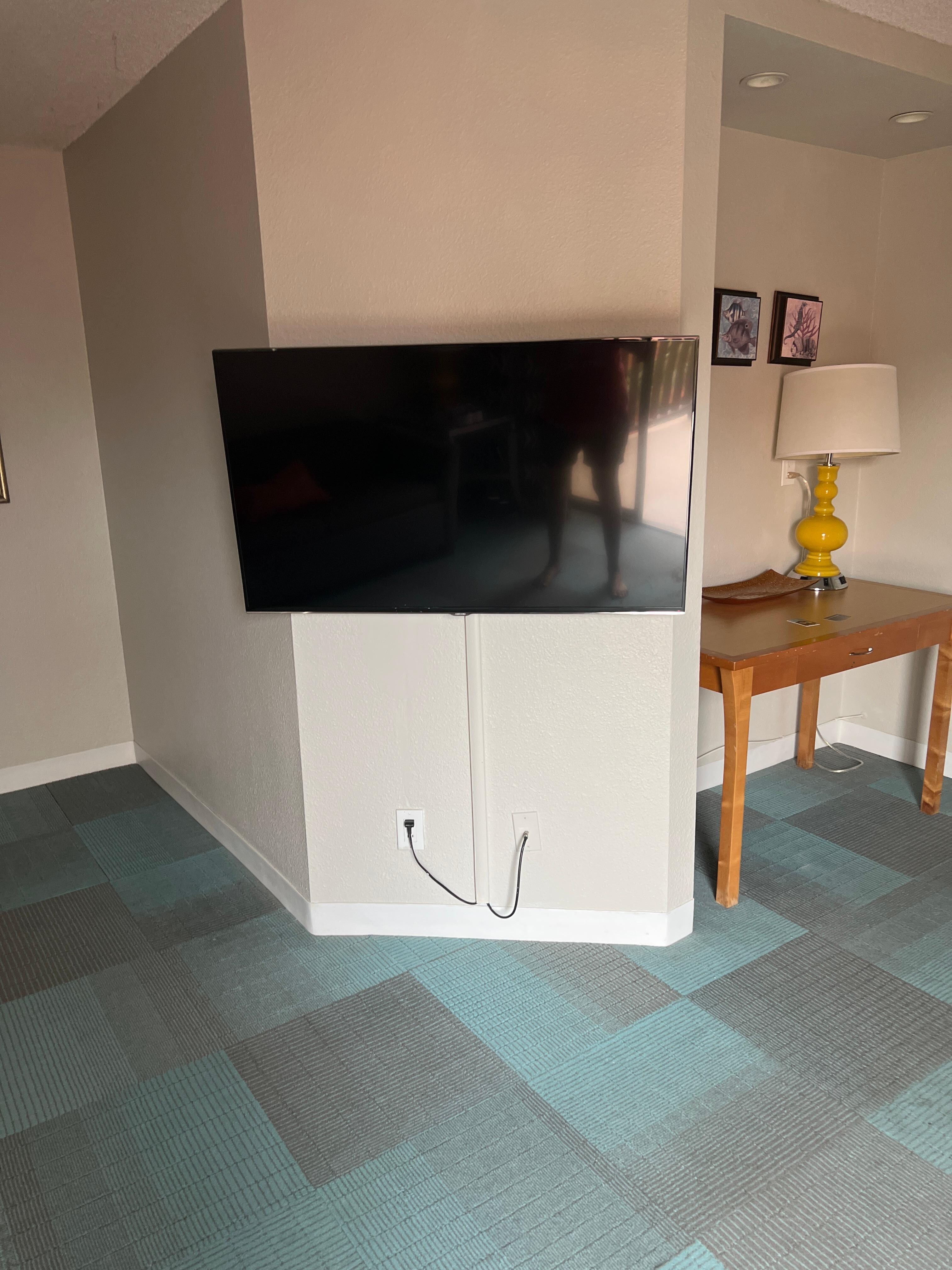 Only 1 tv for 2 beds 