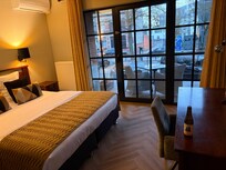 Mitt rum - med välkomstölen. 😀