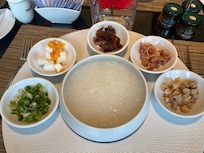 クラブラウンジの中華粥の
朝食