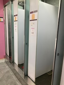 シャワーブース