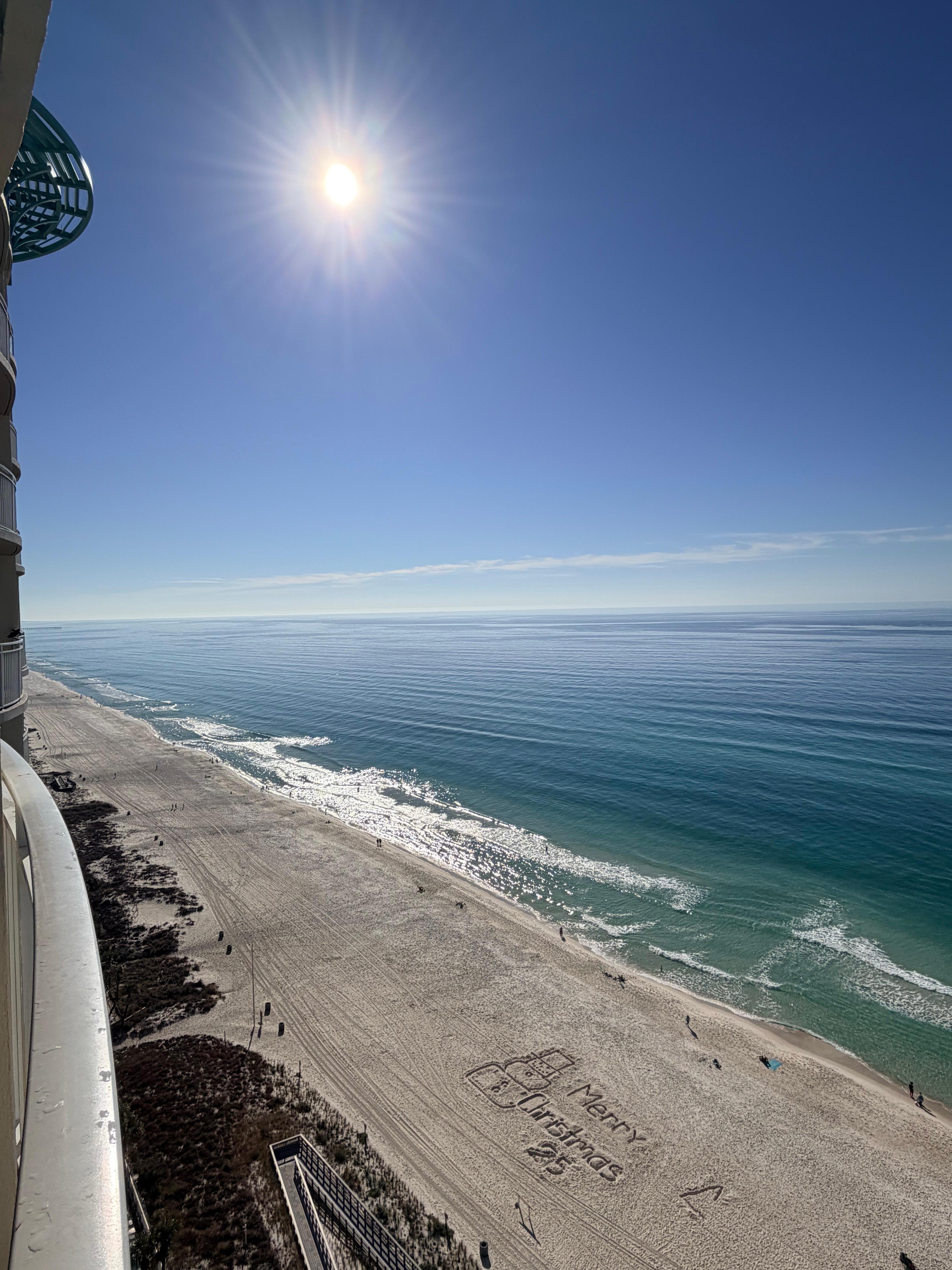 A few steps from principal pier