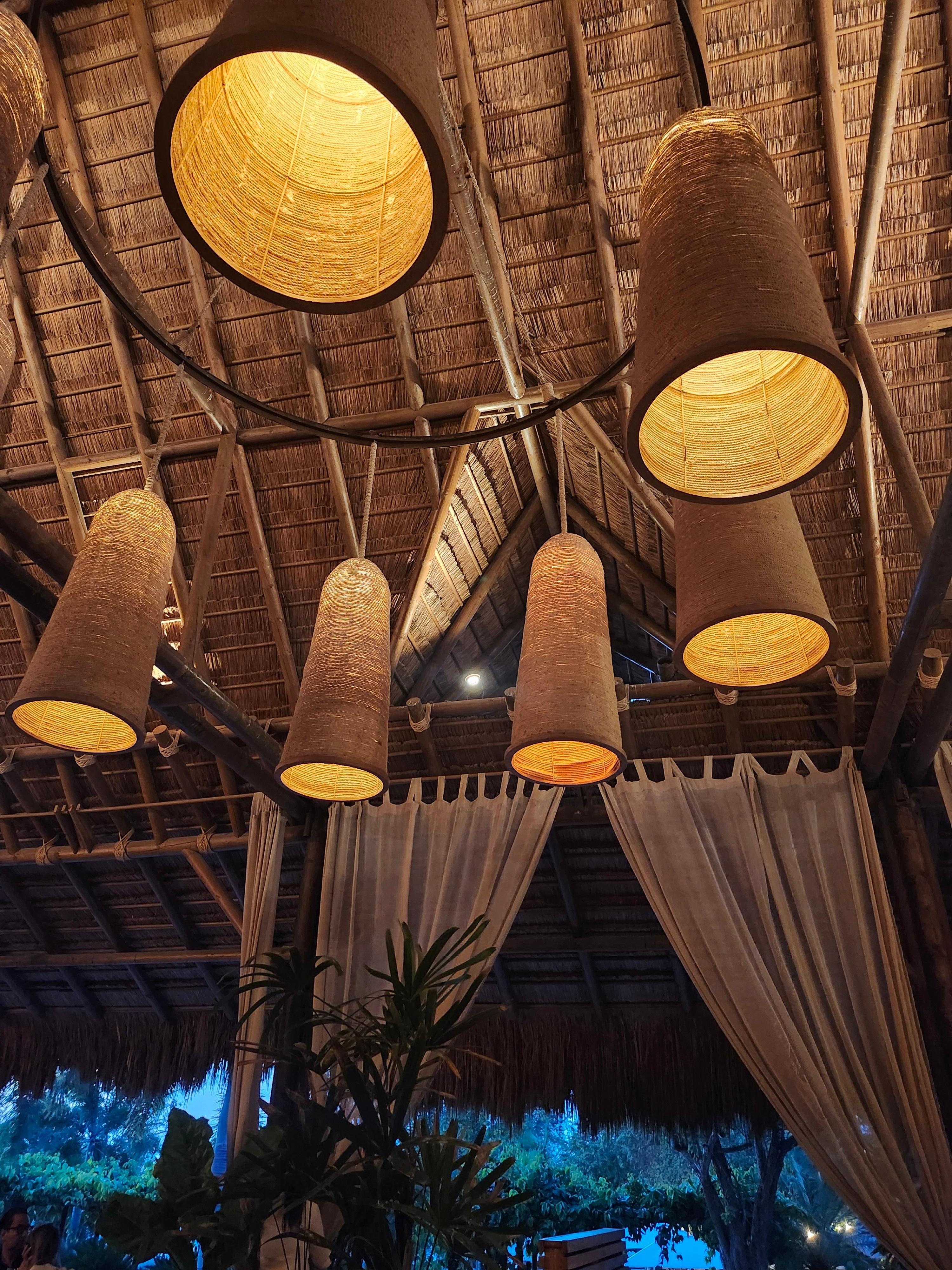 Restaurant lighting