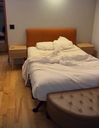 Original layout of room when I arrived.