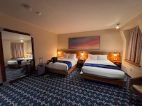 Queen beds with the atrium view.