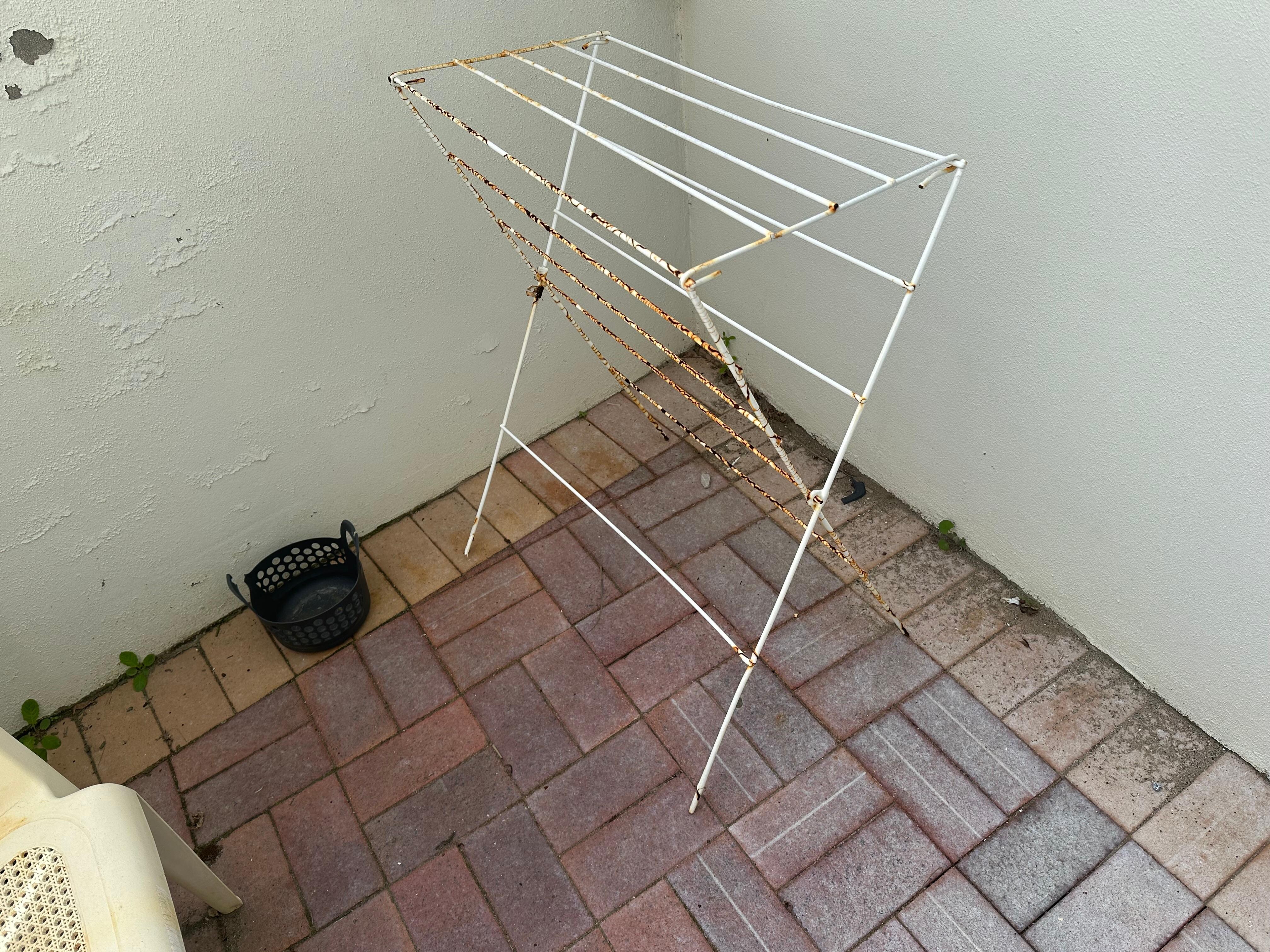 Rusting clothes drier