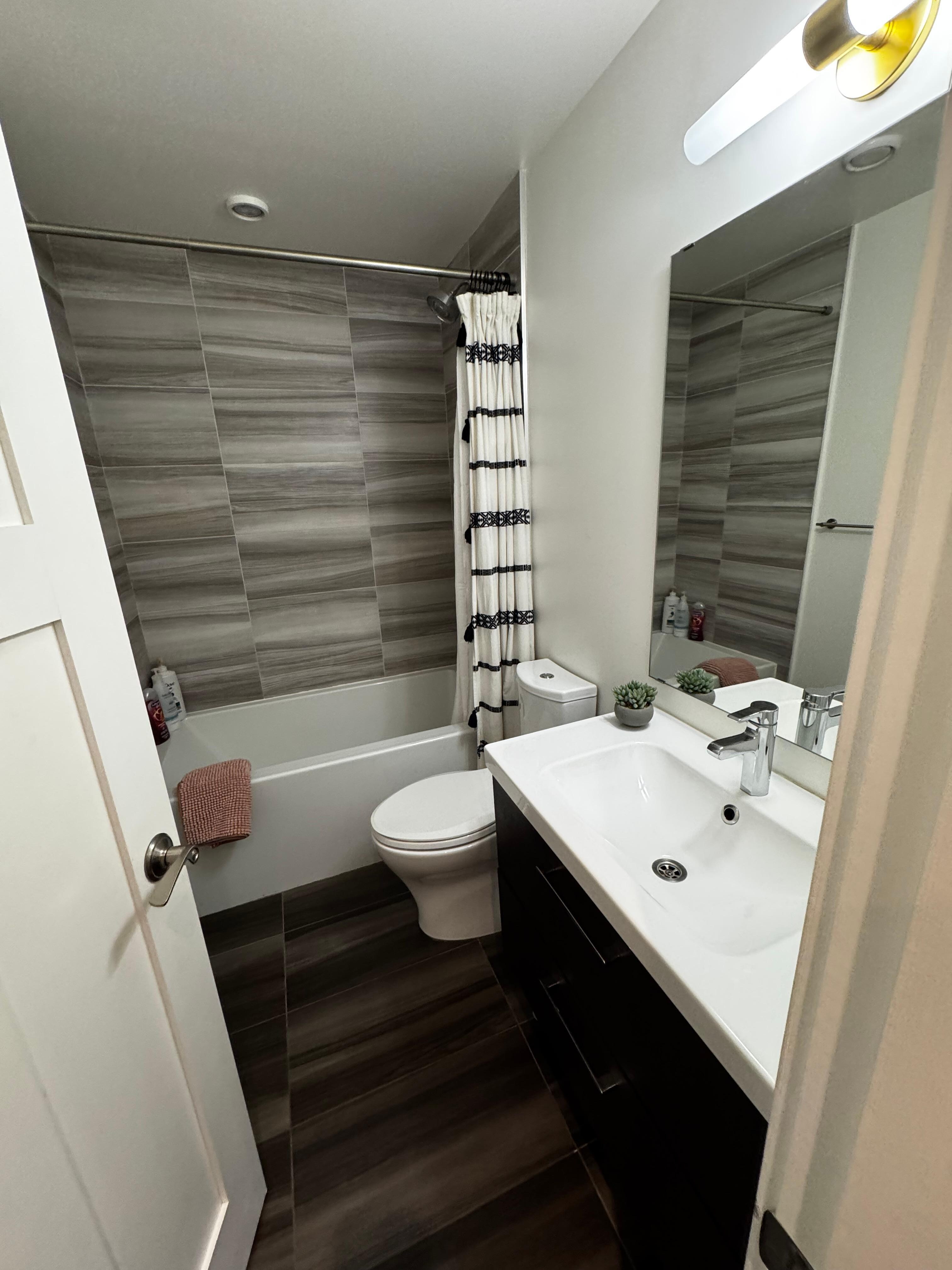 I love me a clean bathroom away from home! 