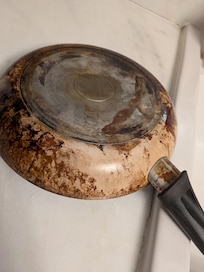 Filthy cookware. Yuck!!