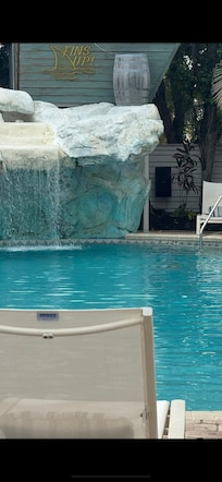 Piscina súper limpia y acogedora