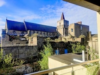 Ausblick vom sonnigen Balkon