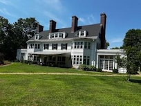 The Four Chimney Inn