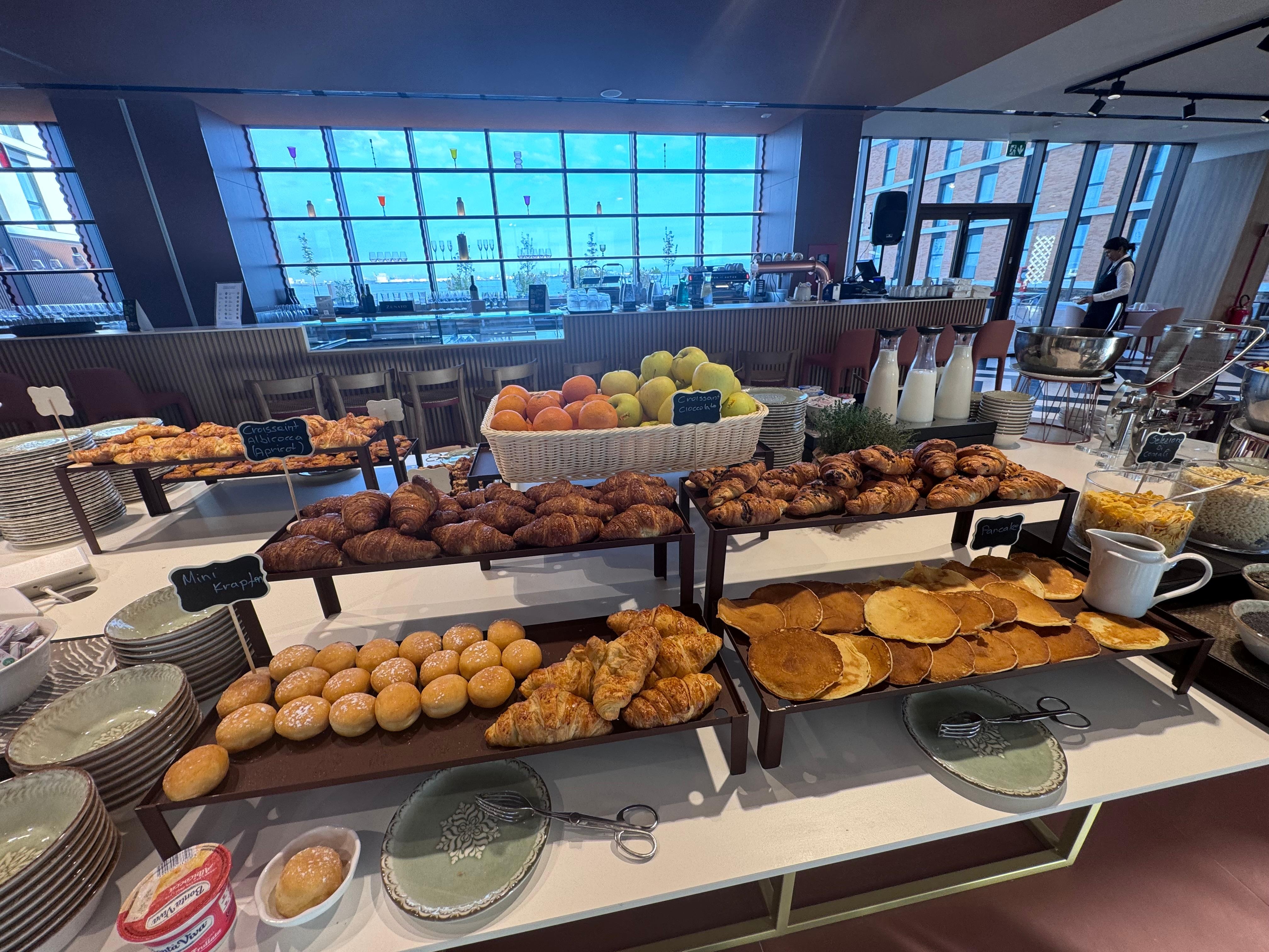 Breakfast 