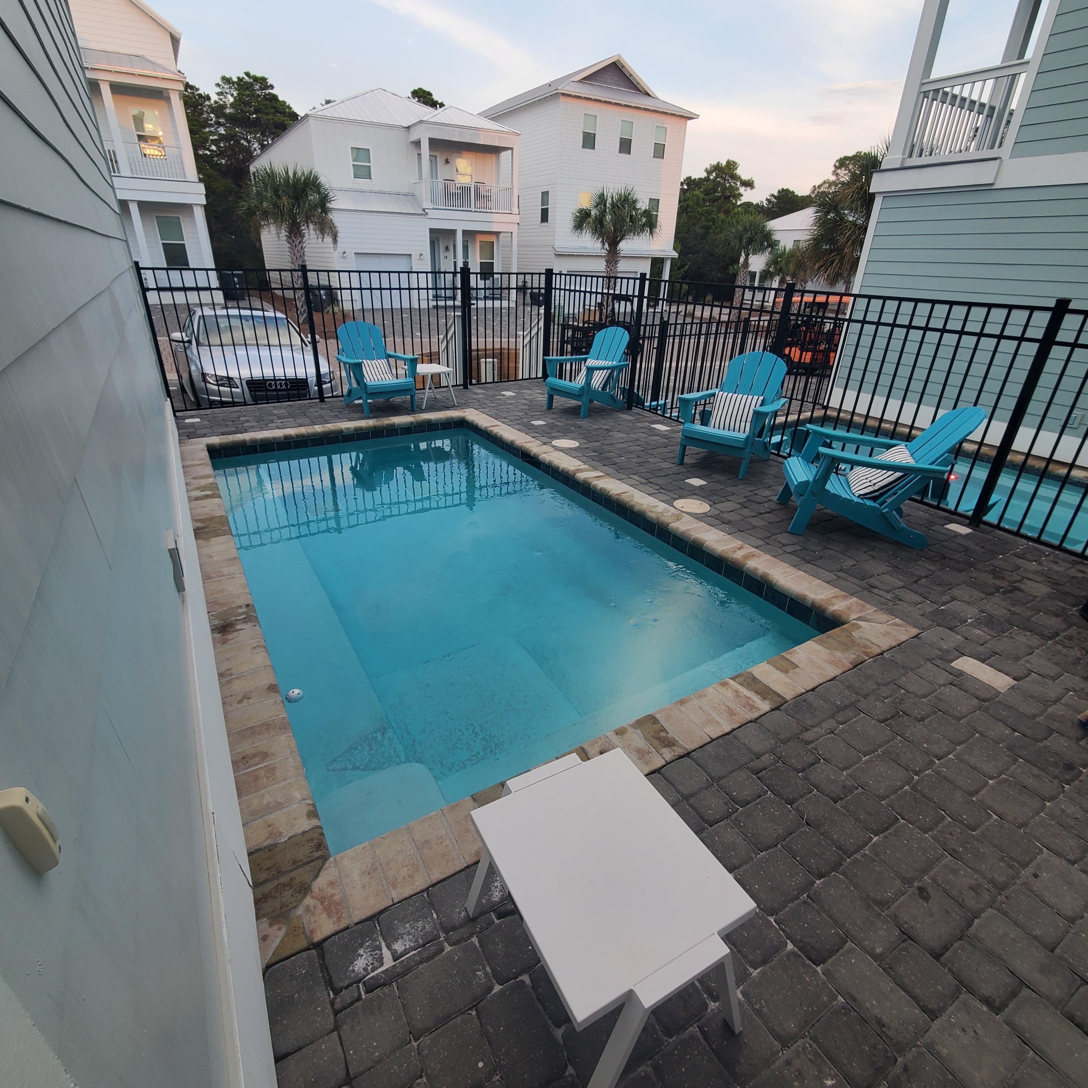 Pool area (small pool)