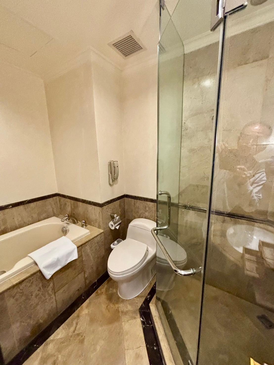 シャワーとバスタブが別