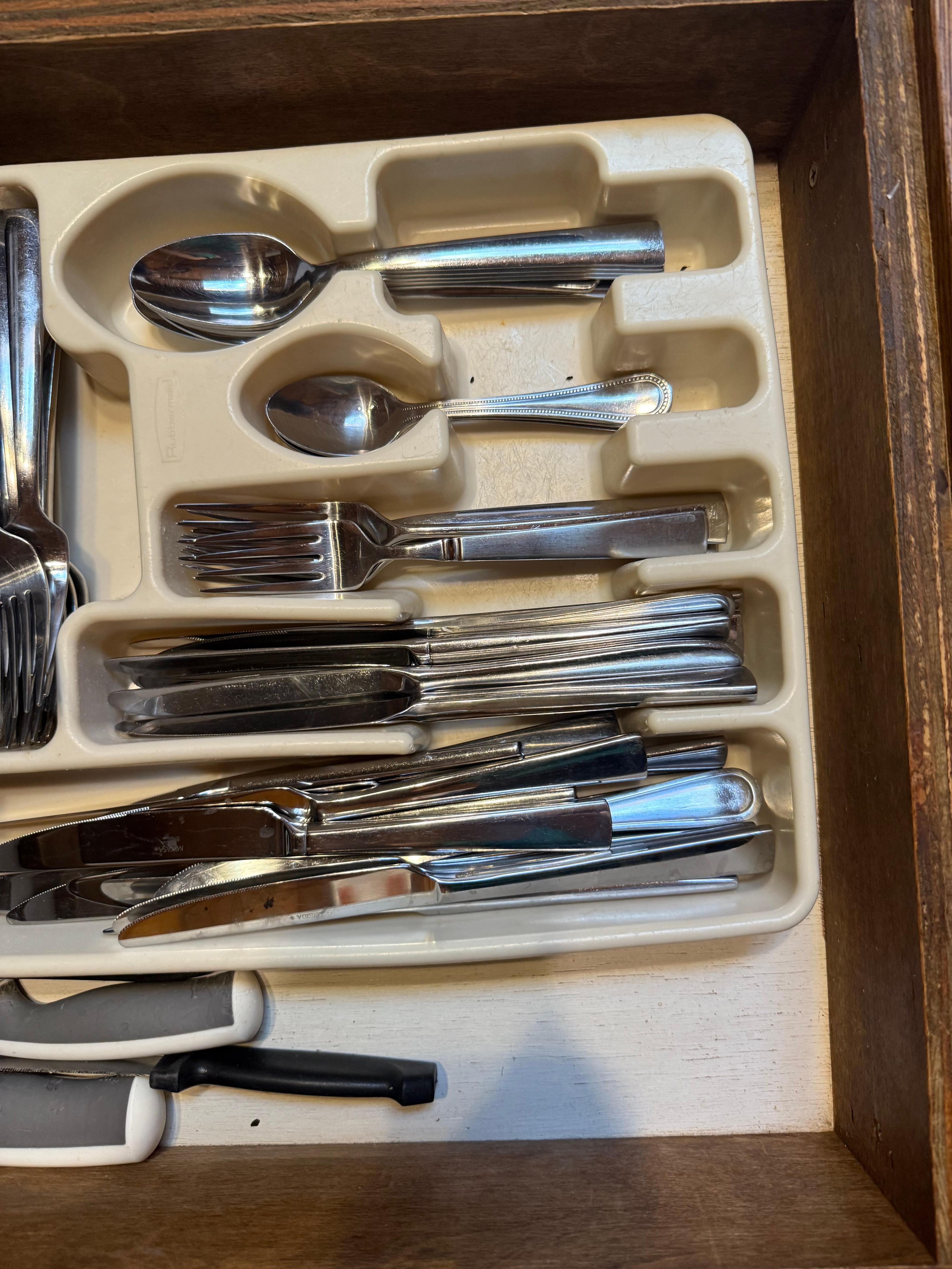 Mouse droppings on silverware