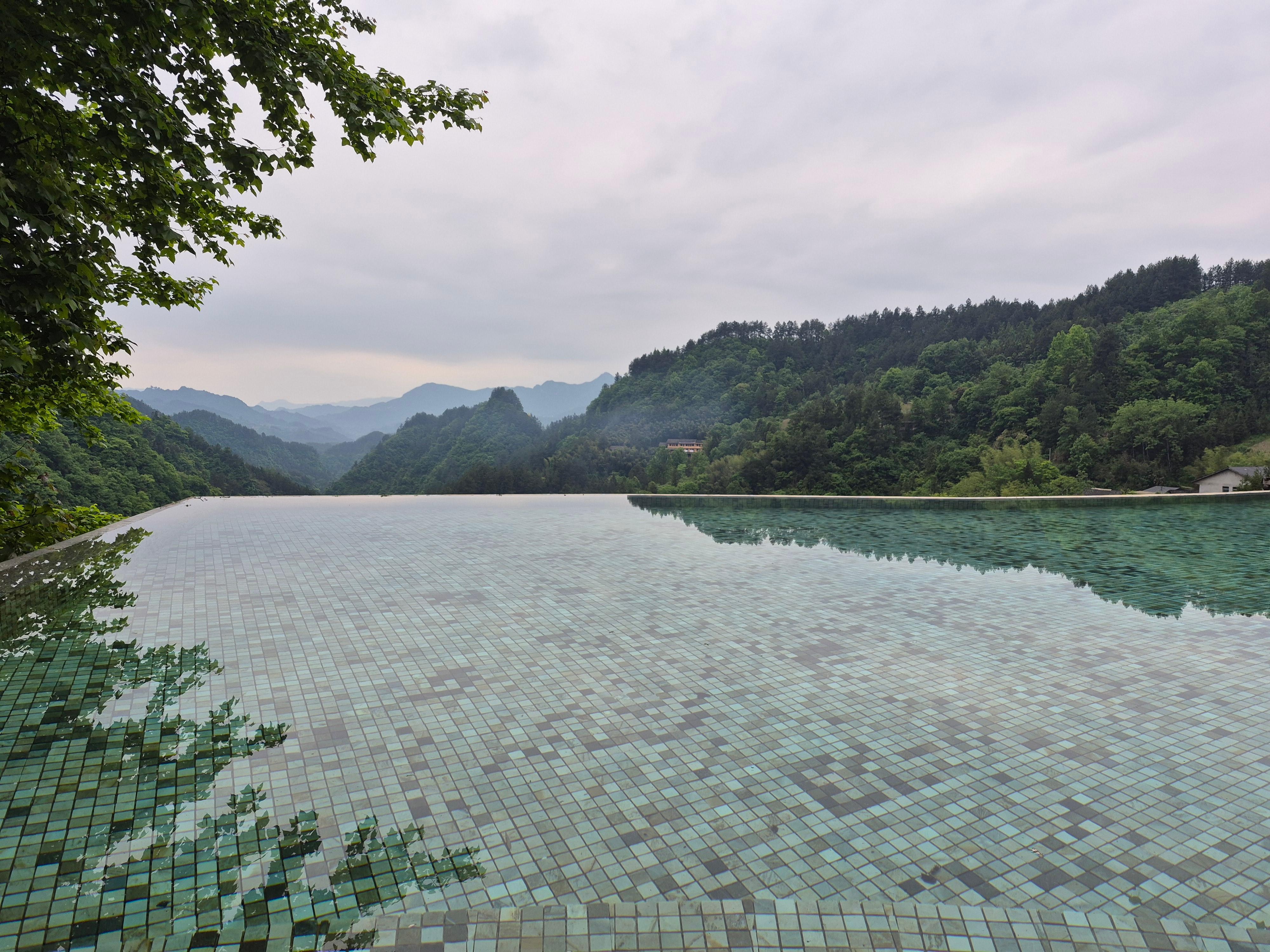 Infinity pool (heated)