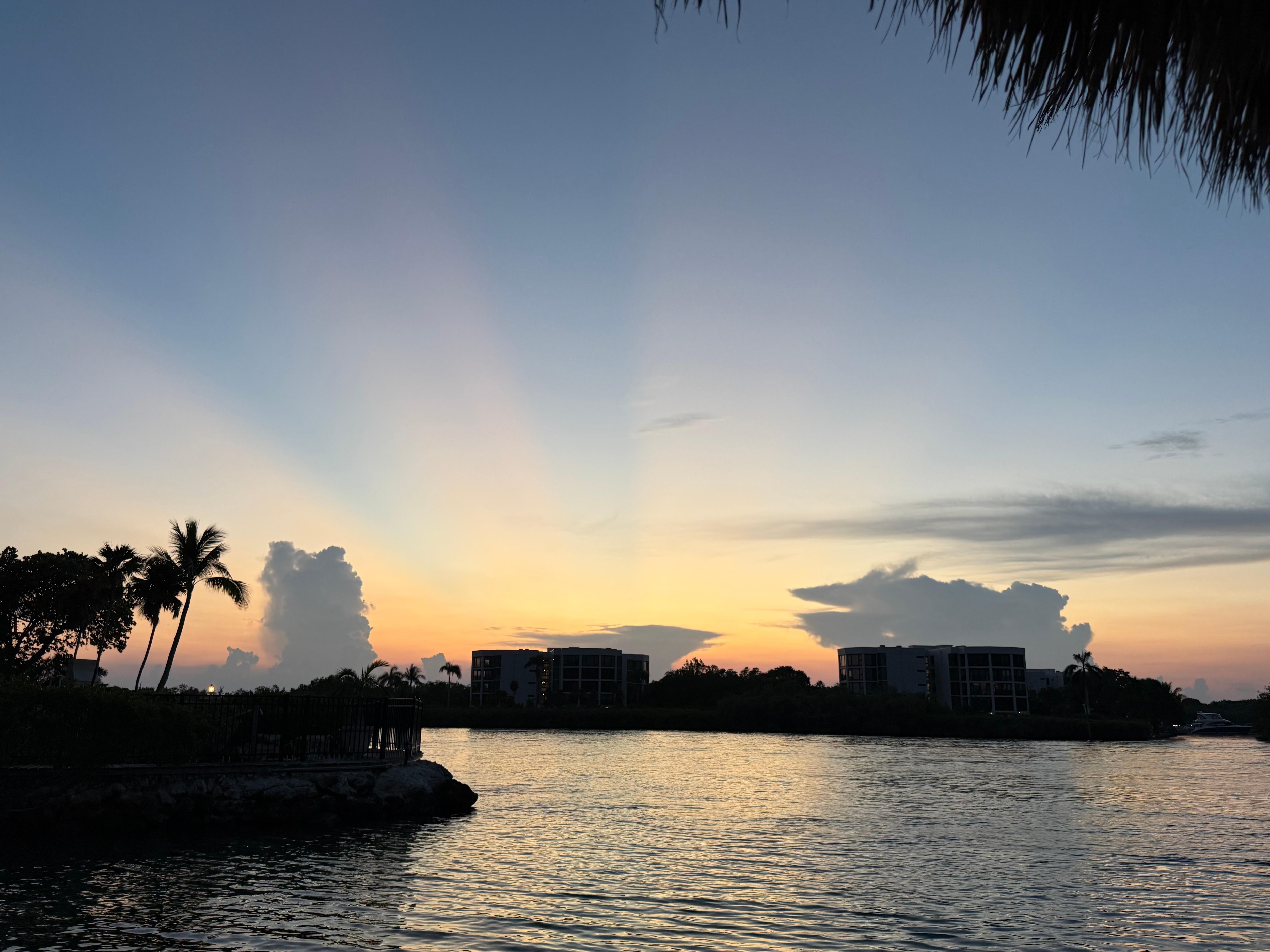 Su set from our pier/dock on our last evening 