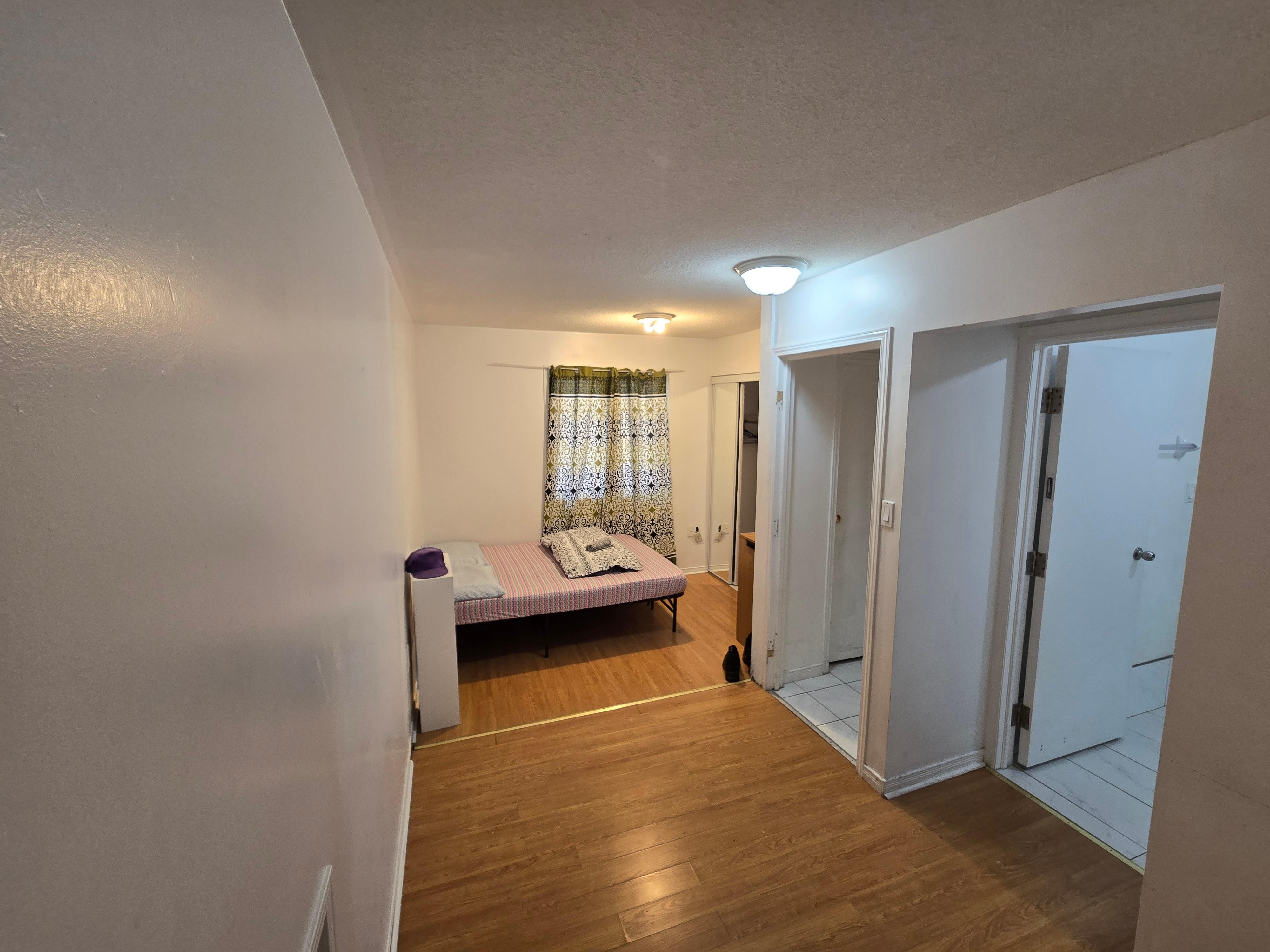 Beedroom / den north