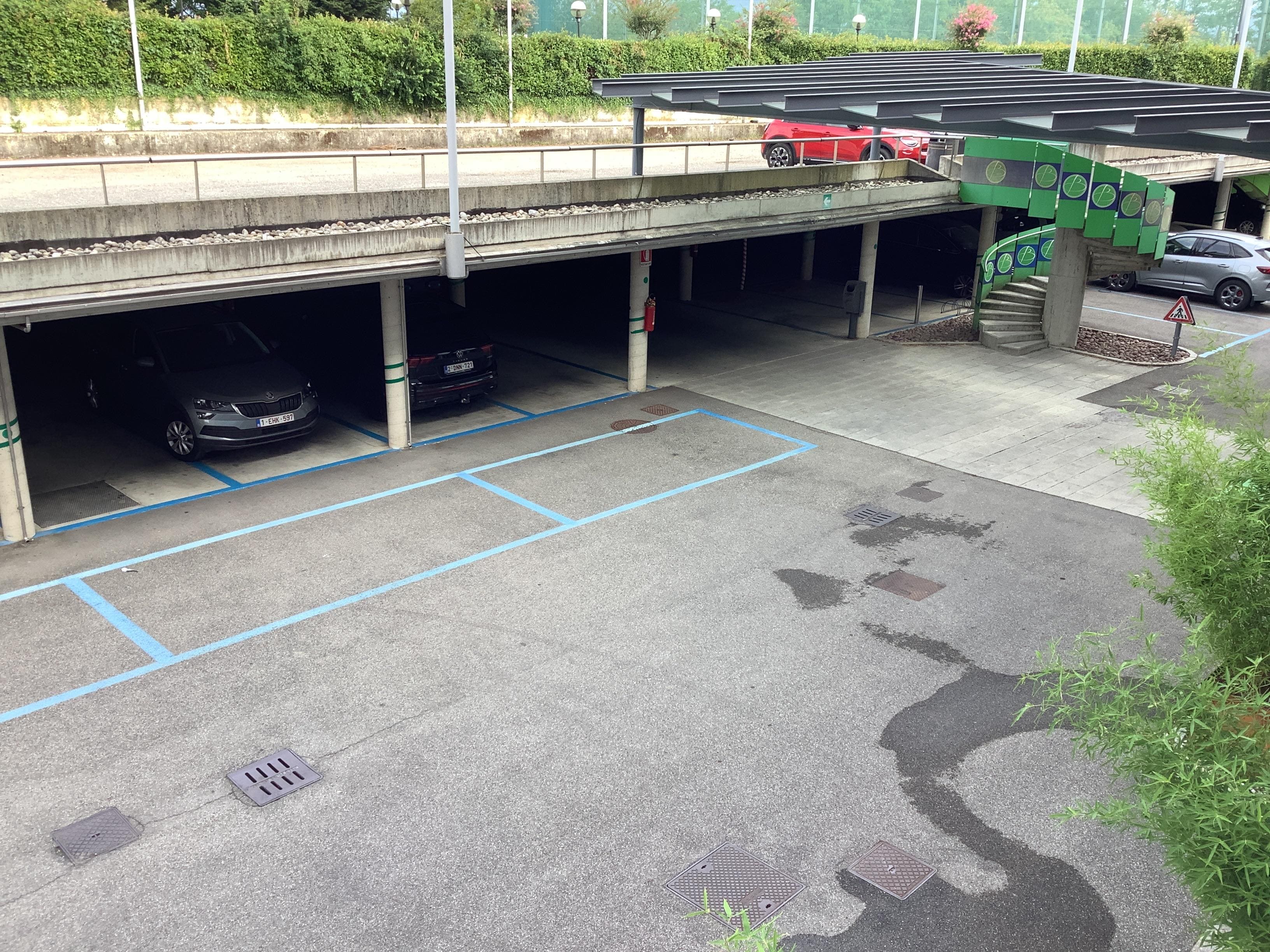 Sikker parkering med 220 v stik.