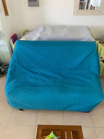 Klik Klak, supposed other sofa (2 single beds behind)