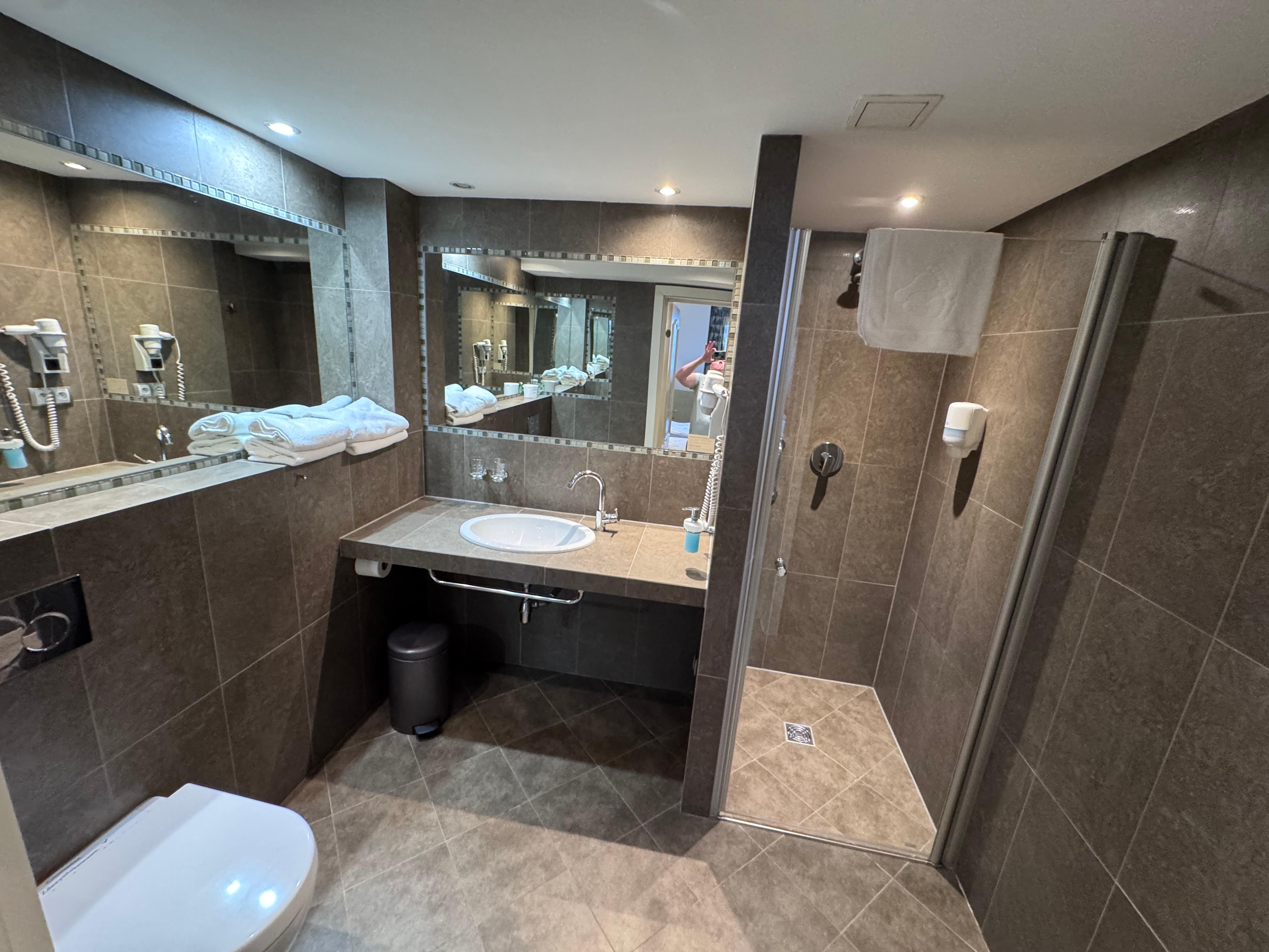 Room 309 bathroom