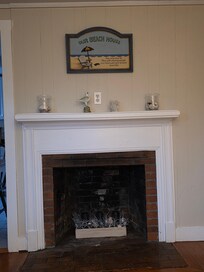 Cozy living space with plenty of room and a welcoming entry into the home.
