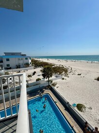 Corner room on 4th floor offered amazing sunset & beach views