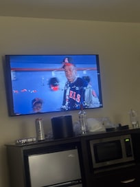 The TV didn't work and no one was at the desk to fix it.