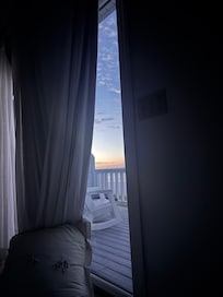 Would watch the sunrise from the master bed