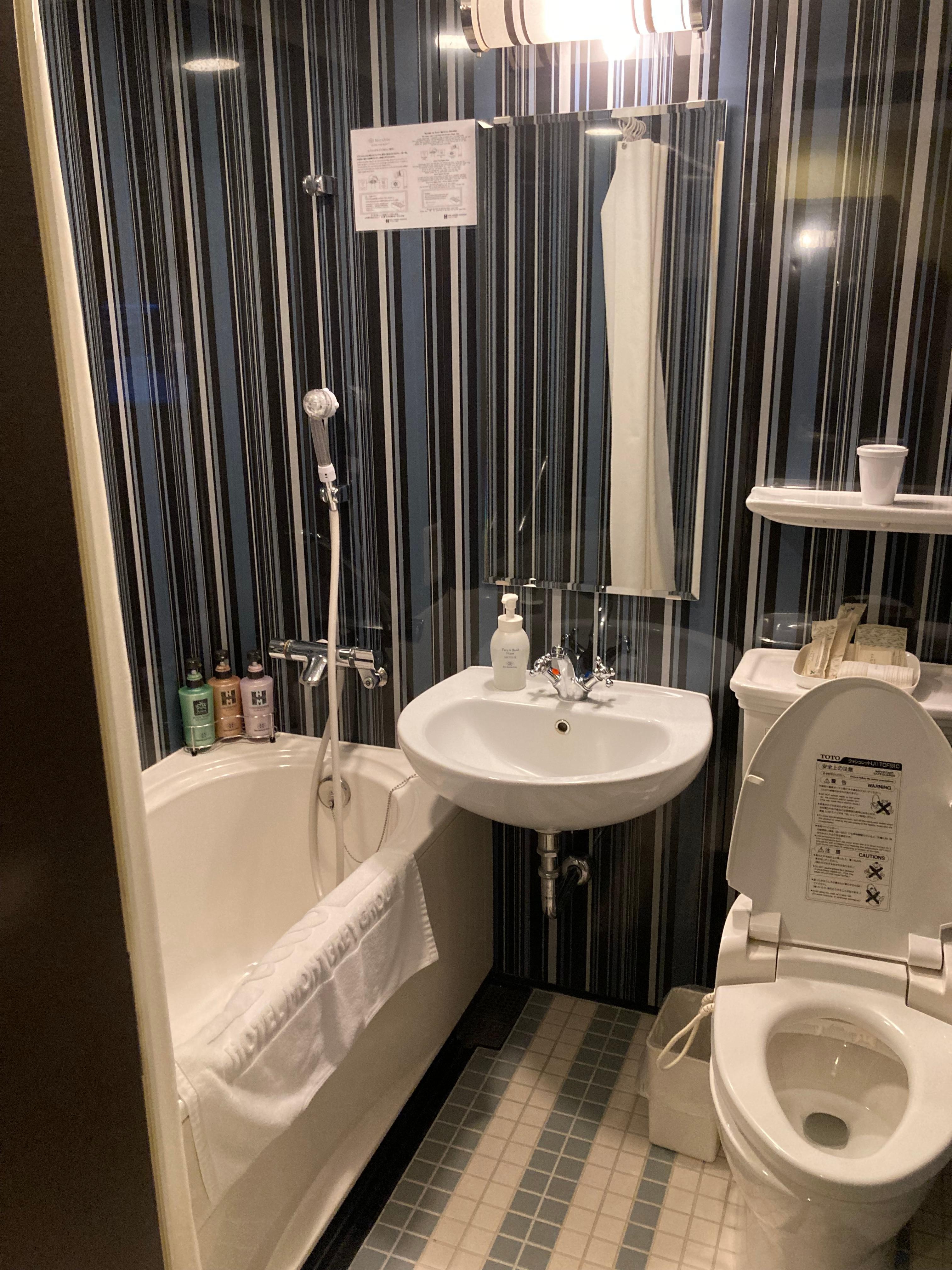 一般的なバスルーム、シャワーヘッドはミラブル