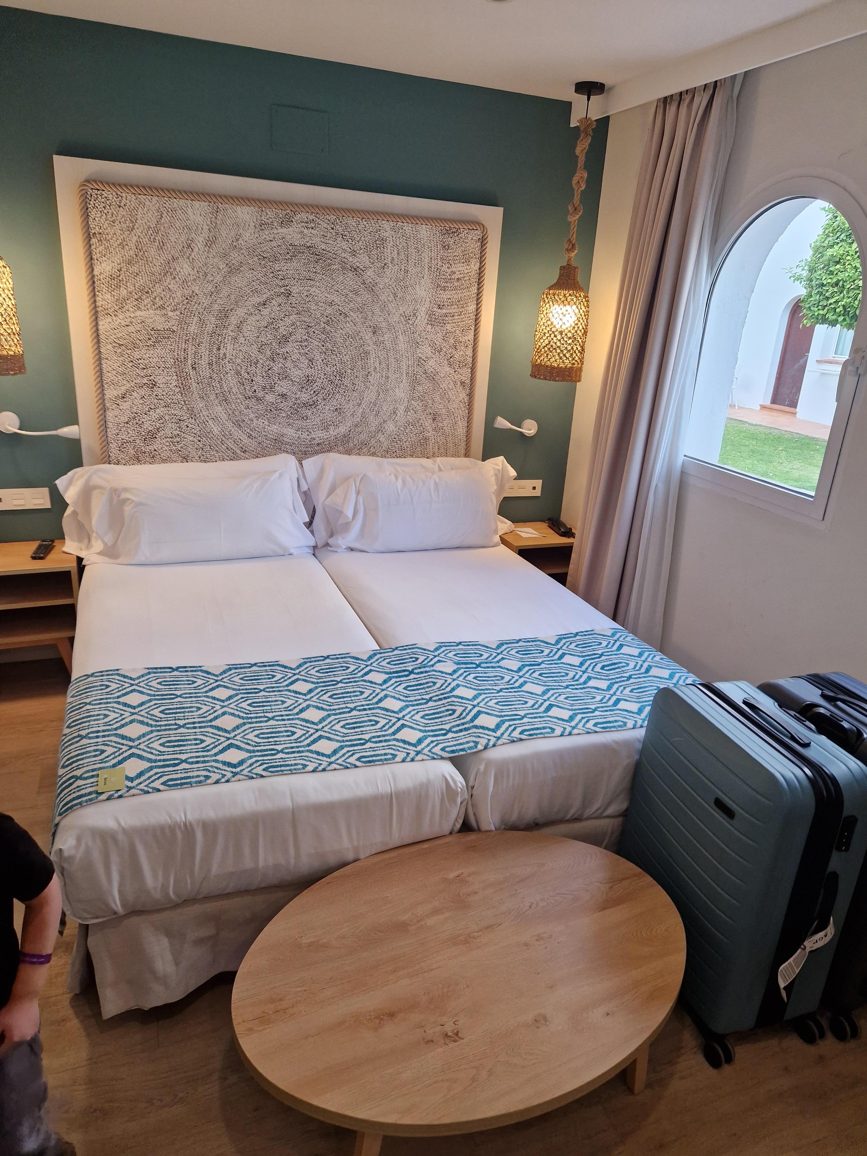 Tiny room, nice for a couple, not for 4 people. sofa bed behind me. 