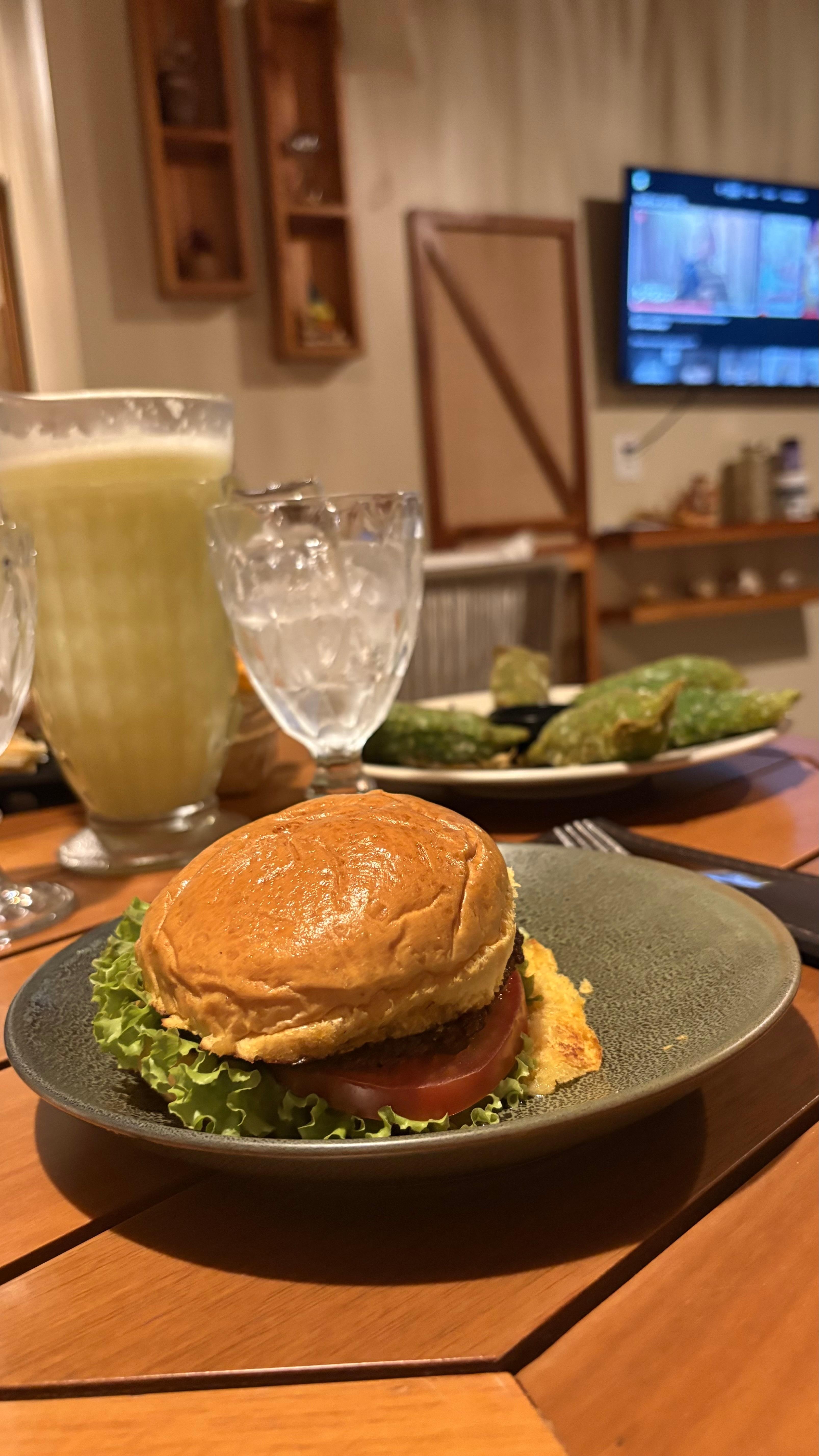 Um dos melhores hambúrgueres que ja comi na vidaa!