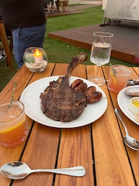 Carnivore night, amazing tomahawk steak cooked to perfection