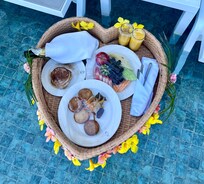 Floating Breakfast (Definitely comes with more food, we chose the Jamaican breakfast over the continental)