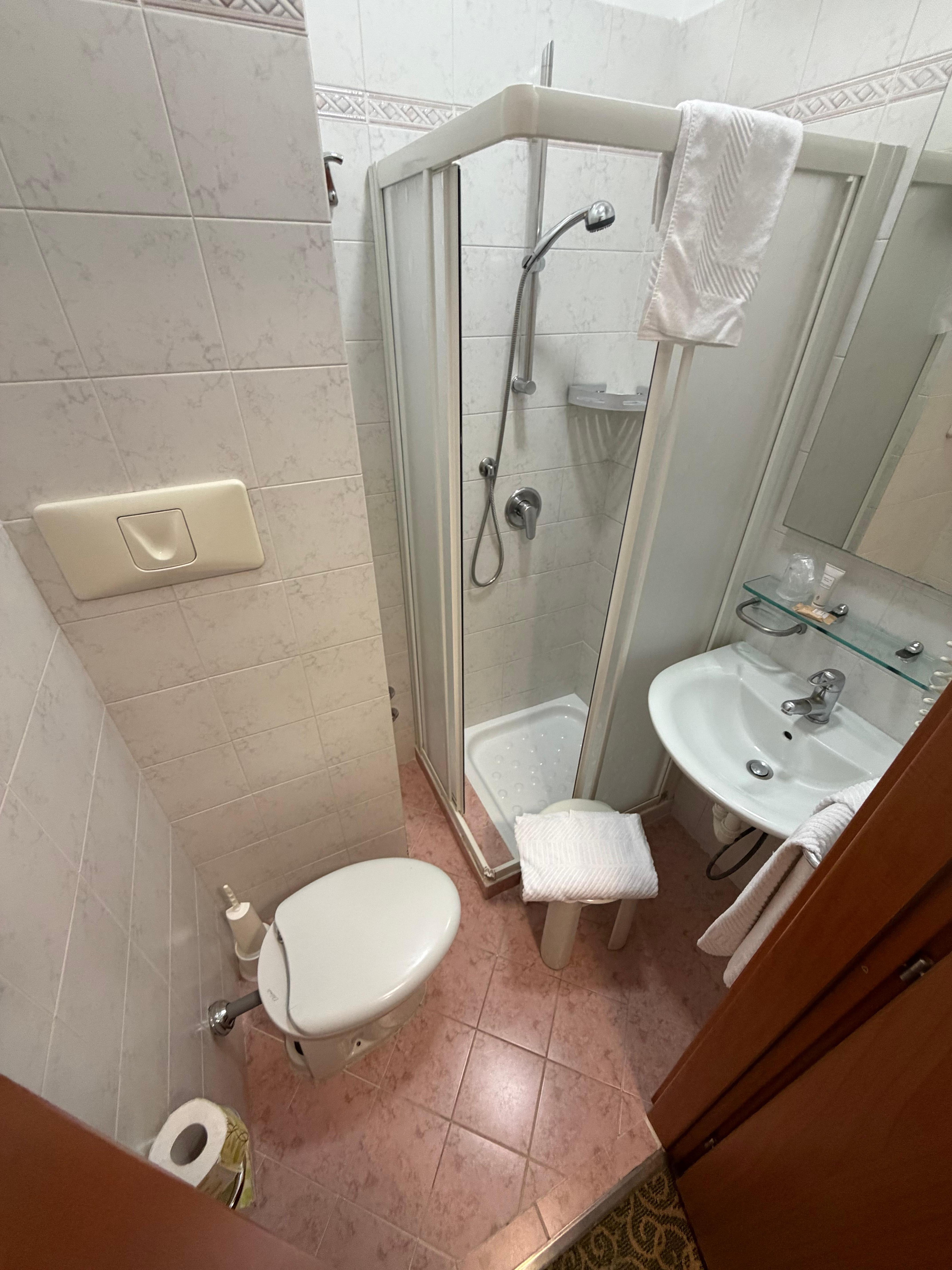 Bagno della stanza singola senza bidet
