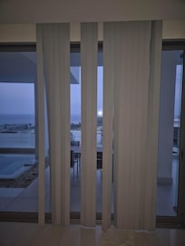 Sun curtain broken. This side was actually the best side. The other side would not close at all.