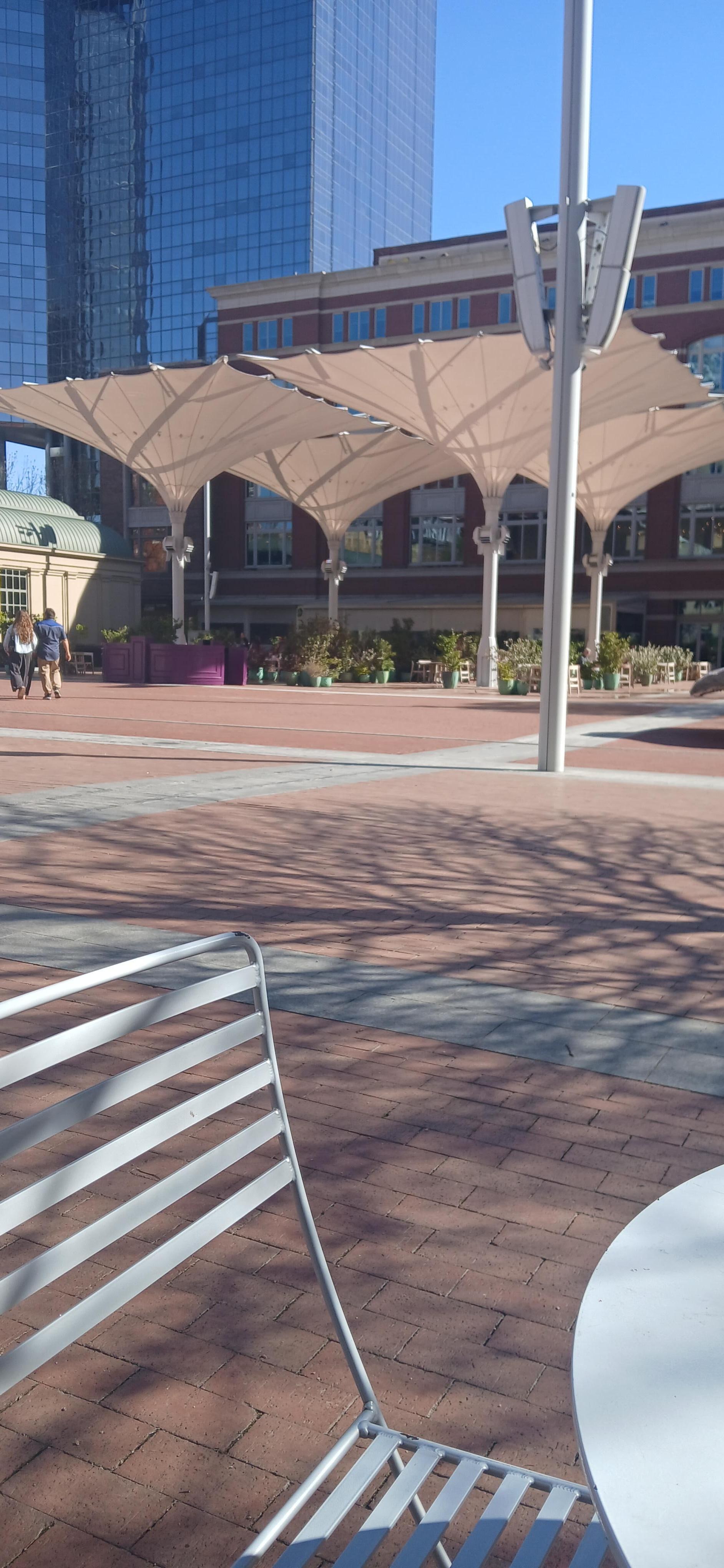 A great place for families to gather, to enjoy themselves! 