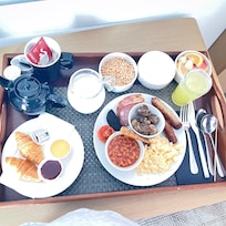 Continental & cooked breakfast