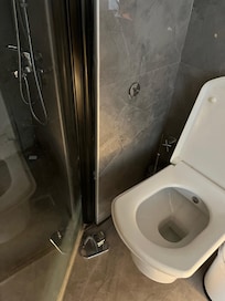 Tuvalet kaÄıdı koymak mĂŒmkĂŒn deÄil