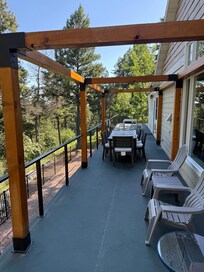 Great 2’nd level deck with lots of seating for the views.