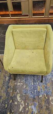Chair in the lobby is filthy. Crumbs everywhere. I wish that I had taken more photos.