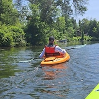 Really great water access. Burnt River was amazing. Swimming, fishing, kayaking, and canoeing were all at the ready, fun, and beautiful.